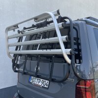 Heckträger "modular" inkl. Fahrradträger für die Heckklappe des VW T6/T6.1, Grundrahmen schwarz gepulvert / Fahrradklappe silber eloxiert